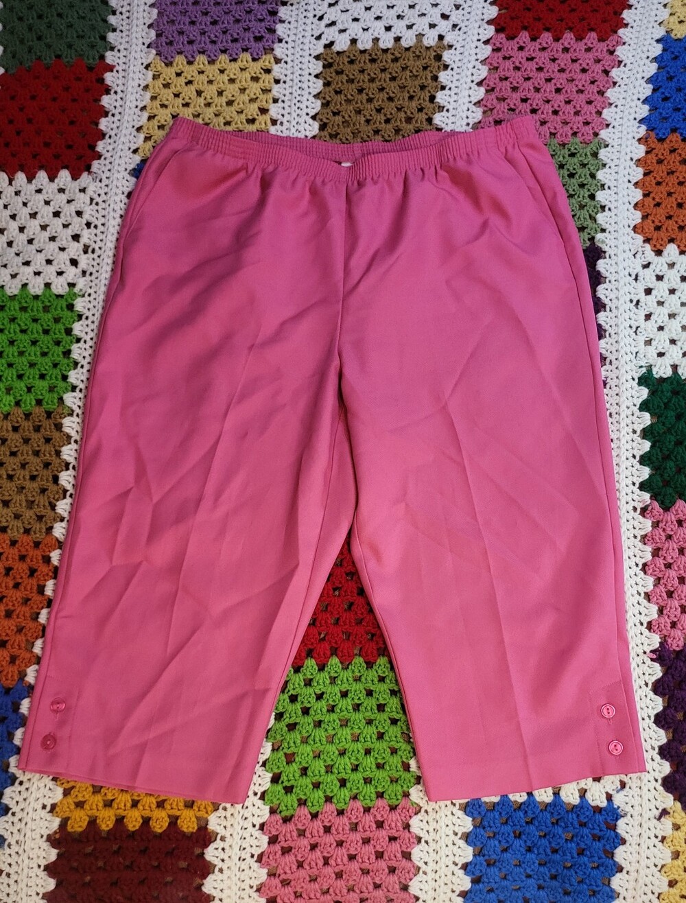 Alfred Dunner Bright Pink Elastic Waist Capri Shorts